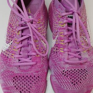 Women's Size 6 Nike Flynit Zoom
